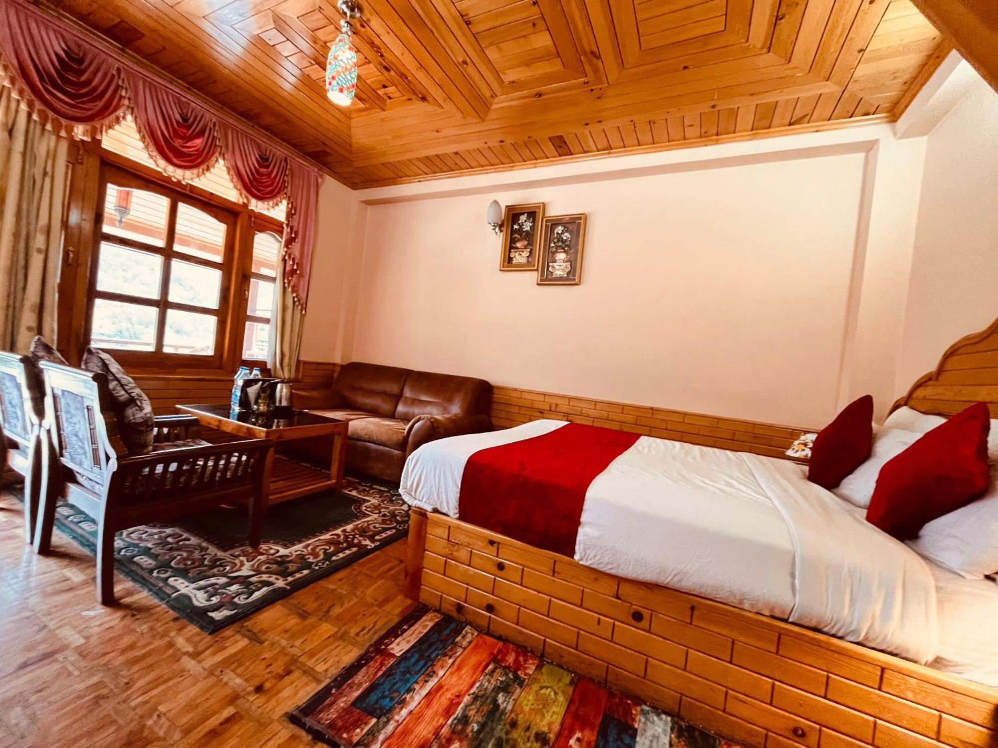 The Hollywood Vibes - #Riverview #Premium Rooms #Prime Location #Most Awarded #Parking #Top Rated #Open Terrace #Best Selling Hotel In Manali מראה חיצוני תמונה